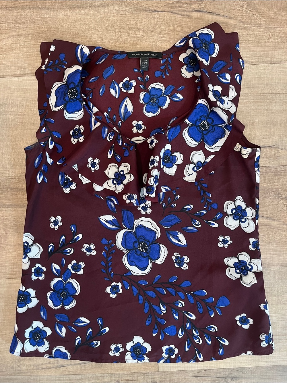 Banana Republic Maroon Floral Ruffle Neck Top Size XXS